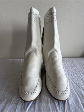 🤍White 🤍Leather Deadstock Moccasin Boots - Studded, Fringed & Woven Details